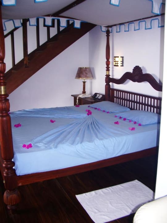 Кровать сьюта Hotel Garden Beach