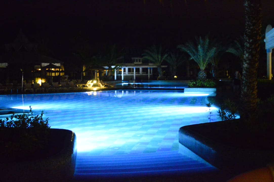 Pool Hotel Riu Karamboa