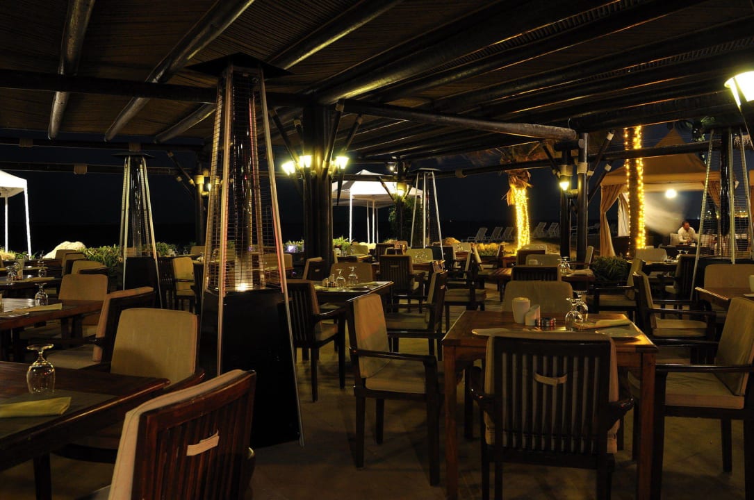 Restaurant am Strand JA Palm Tree Court