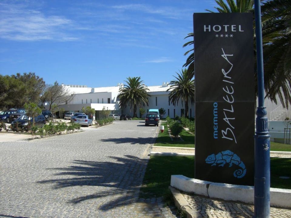 Einfahrt zum Hotel Memmo Baleeira Memmo Baleeira Hotel