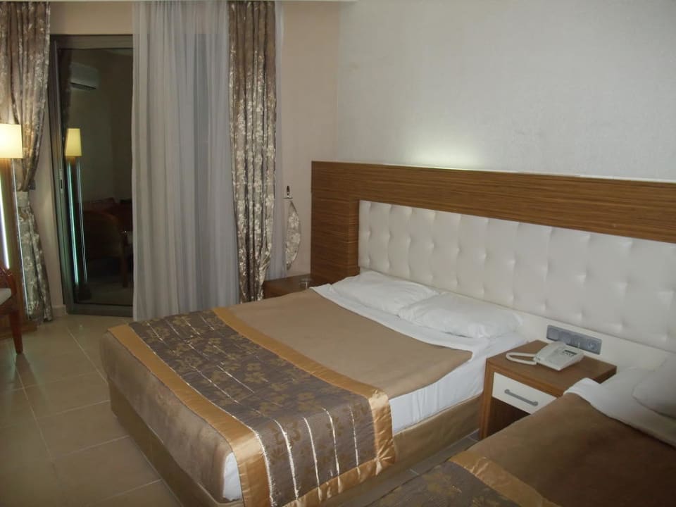 Doppelbett Hotel Grand Zaman Garden