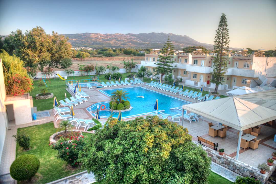 Pool Apartments Lenaki