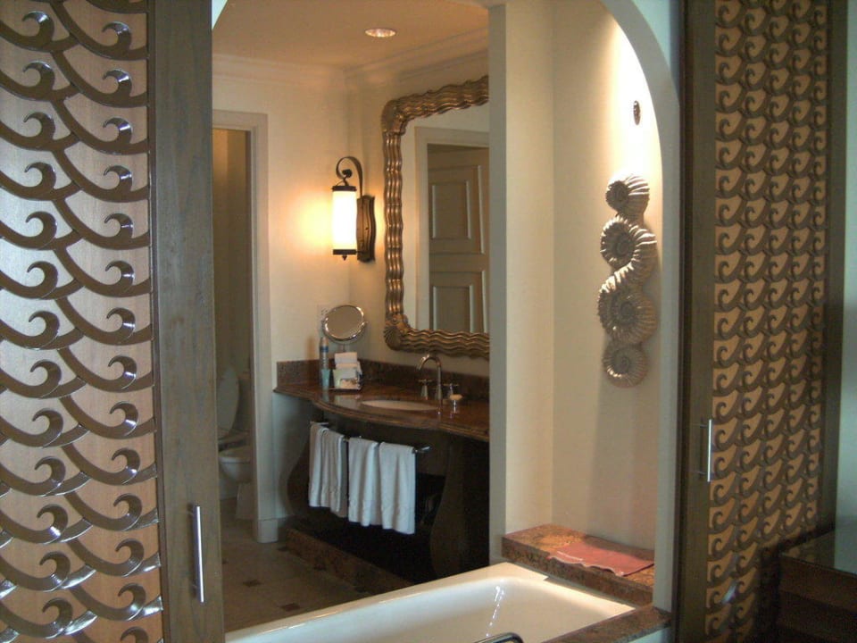 Bad Atlantis, The Palm