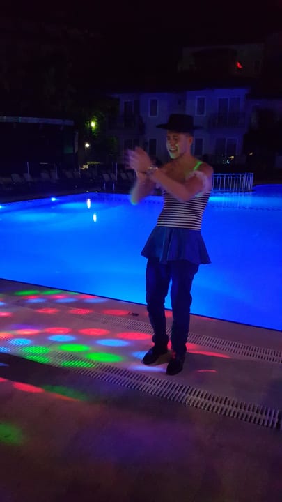 Animation abends am Pool Hotel Gardenia Beach