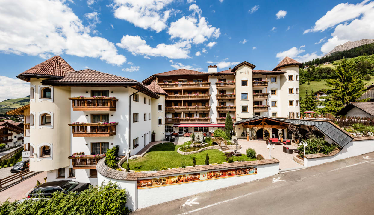 Außenansicht Hotel Almhof Call