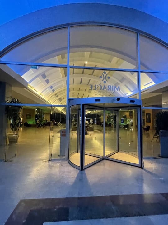 Lobby Hotel Miracle Resort