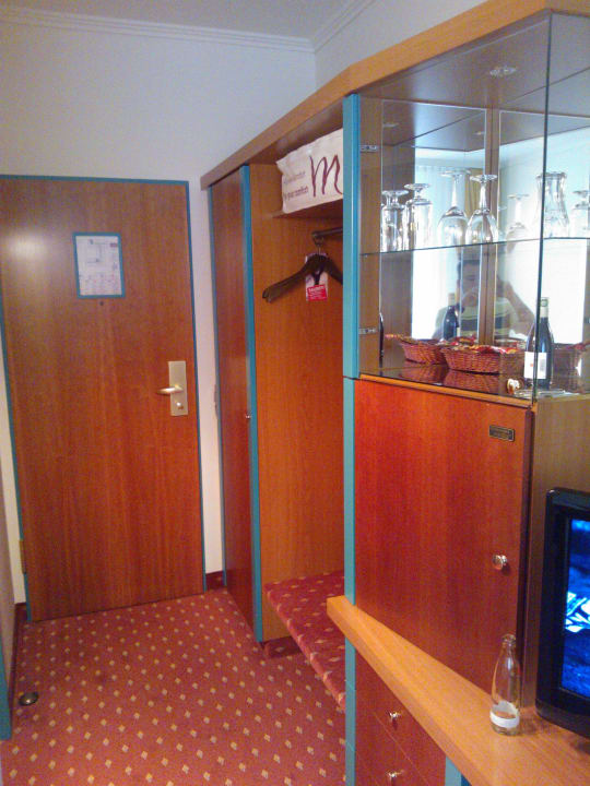 Zimmer ordentlich und top ausgestattet Dorint Hotel Leipzig