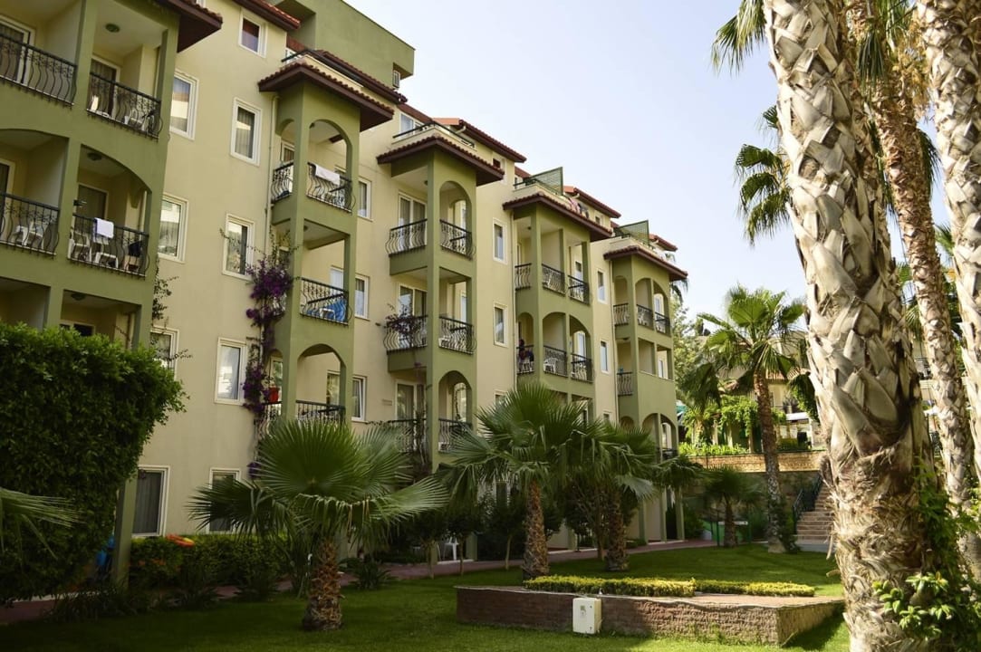 300er Gebäude an der Palmenallee Hotel Gardenia Beach