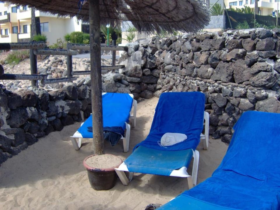 Strandbucht mit 3 Liegen SBH Hotel Royal Monica
