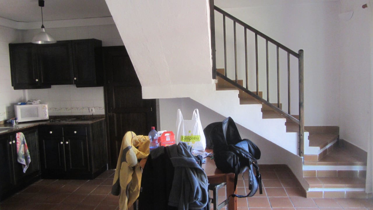 Küche mit Treppe zu den Schlafzimmer Hotel Nuramar