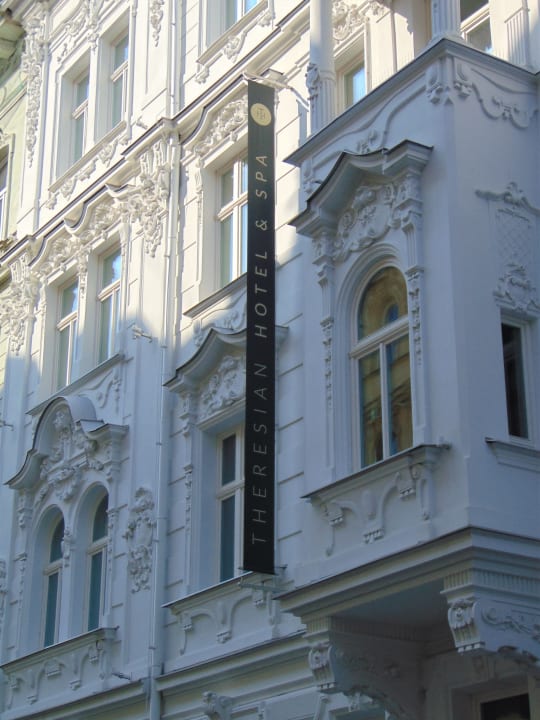 Außenansicht Theresian Hotel & Spa