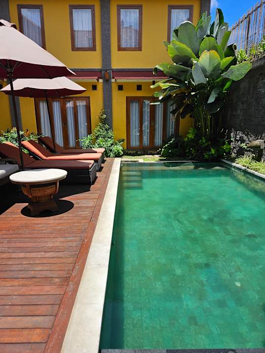 Pool Hartaning House by GenuineHost