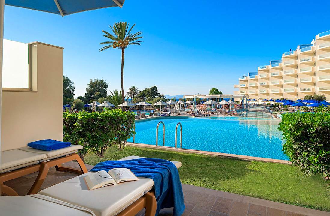 Zimmer Atrium Platinum Luxury Resort Hotel & Spa