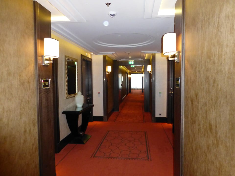 Flur Waldorf Astoria Berlin