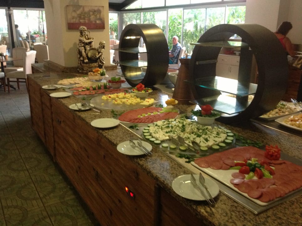 Frühstücksbüffet Club Turtas Beach Hotel