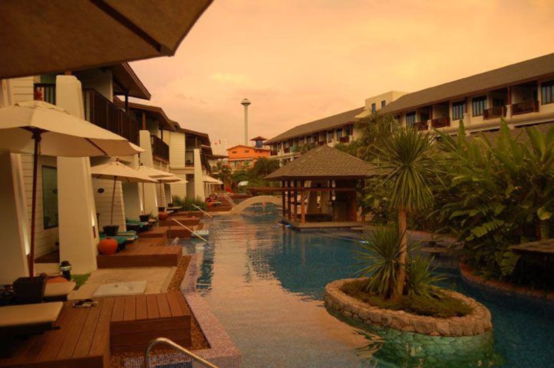 Abendstimmung vor der Haustüre La Flora Khao Lak