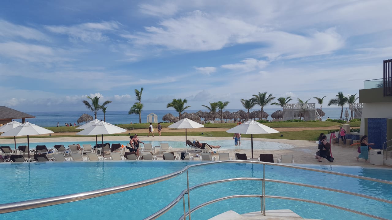 Pool Dreams Onyx Resort & Spa