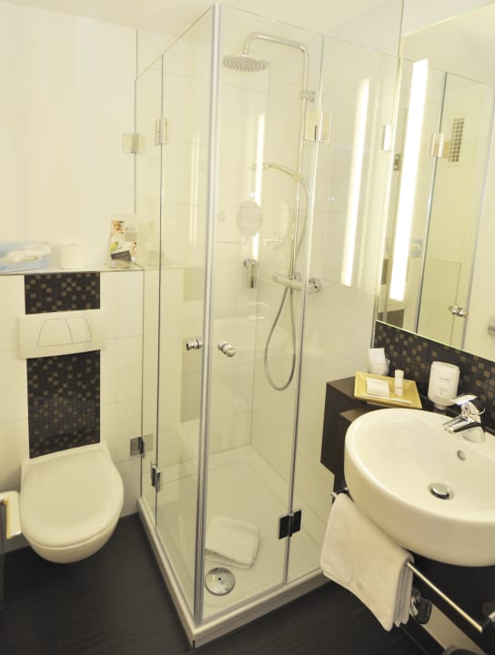 Neue Badezimmer im Standard Bereich Top Hotel Esplanade