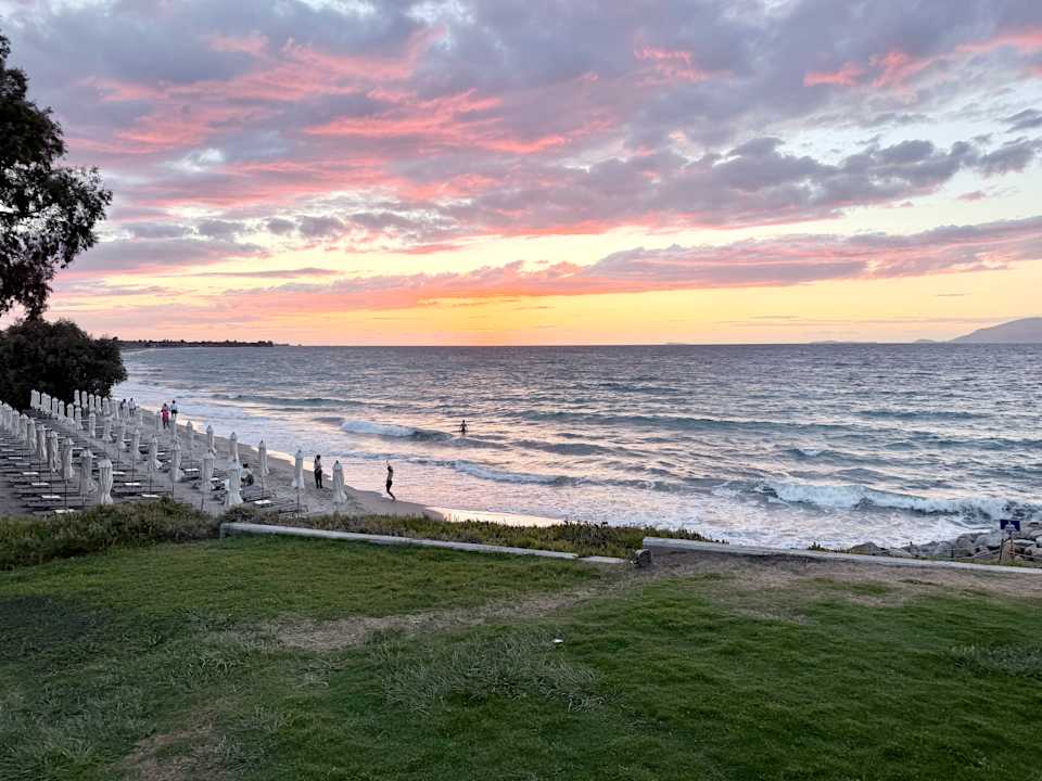 Strand Neptune Luxury Resort