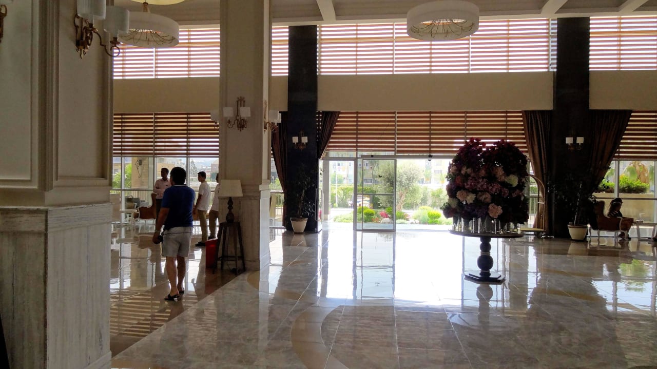 Der Eingang Hotel Royal Garden Beach