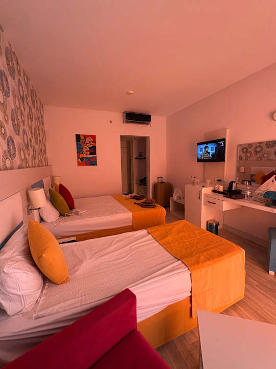 Zimmer Ramada Resort by Wyndham Side