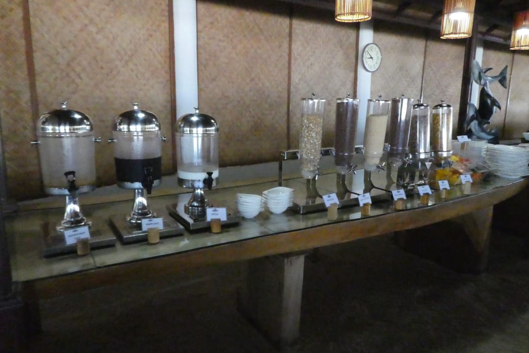 Gastro Angaga Island Resort