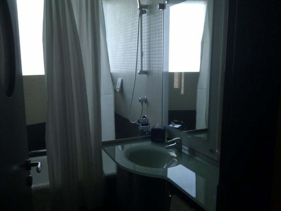 Das Bad Rose Rayhaan by Rotana