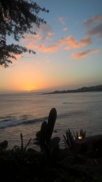 Sonnenuntergang von der Barterrasse Hotel Oasis Atlantico Praiamar