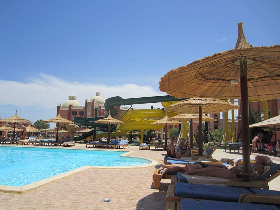 Pool mit den Rutschen Pickalbatros Aqua Park Resort - Hurghada