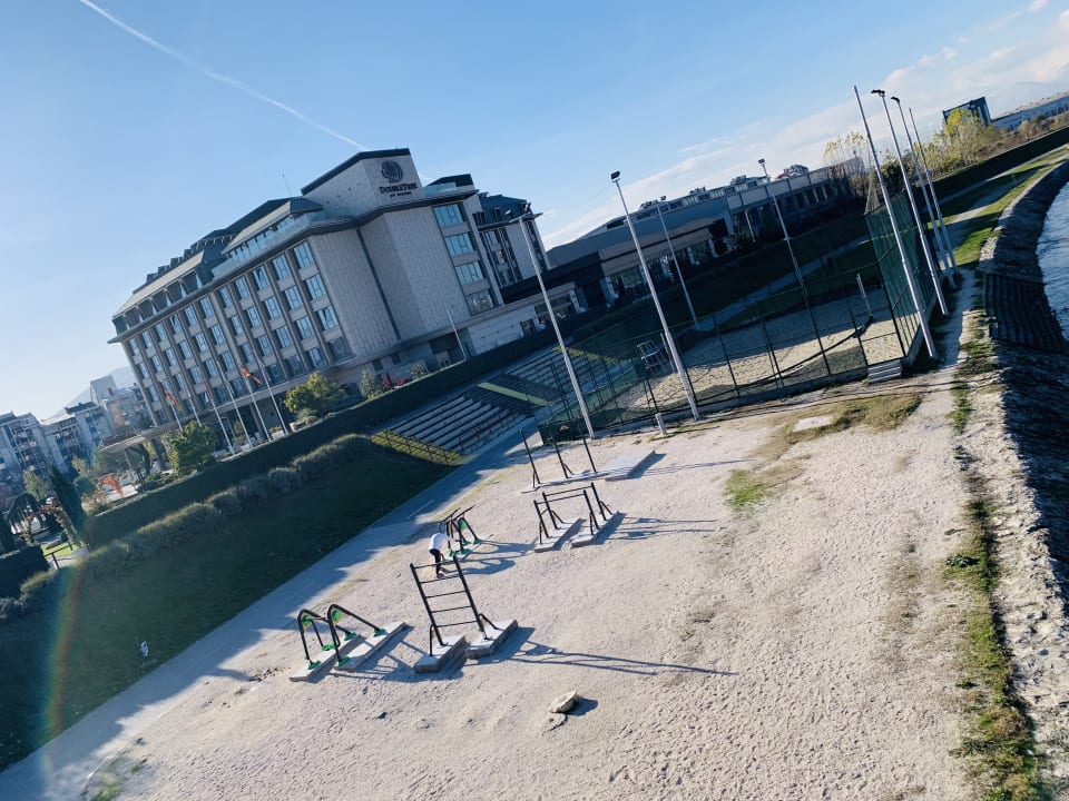 Außenansicht DoubleTree by Hilton Skopje