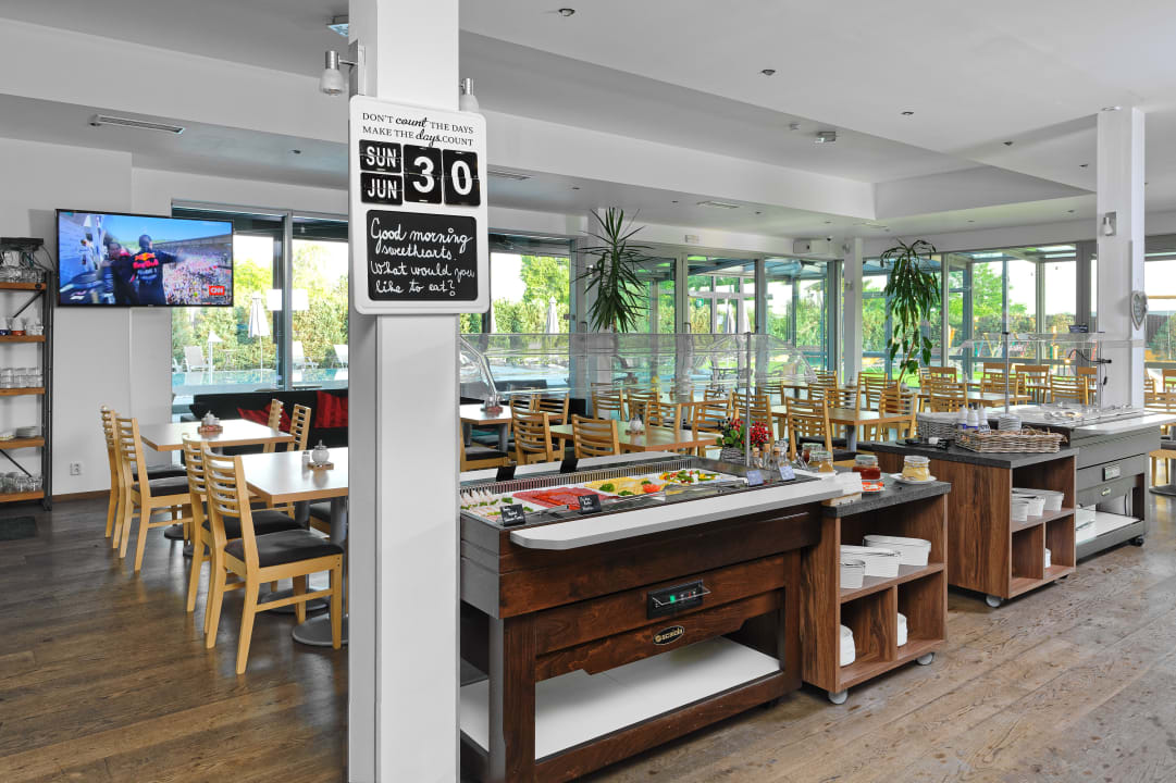 Gastro Hotel Aura Design & Garden Pool