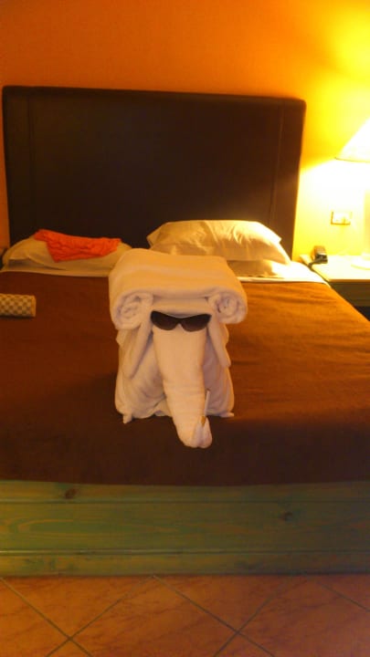 Kunstwerk vom Roomboy Arabia Azur Resort
