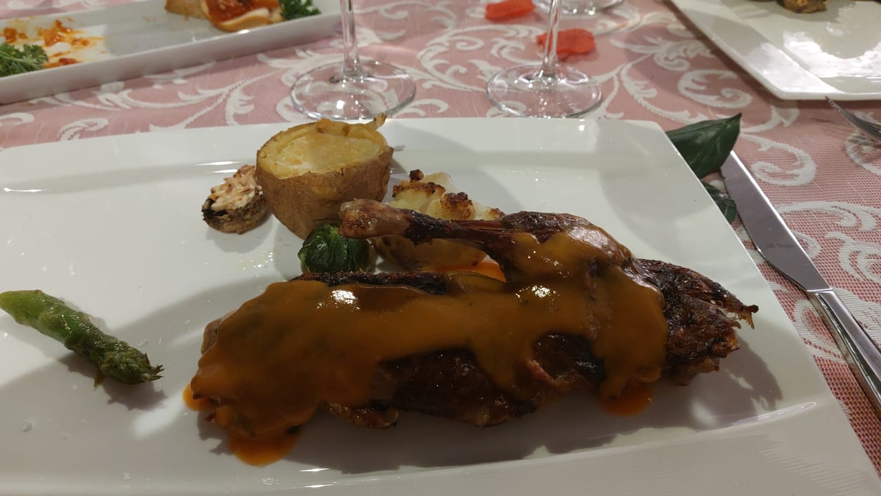 Gastro Royal Taj Mahal Hotel