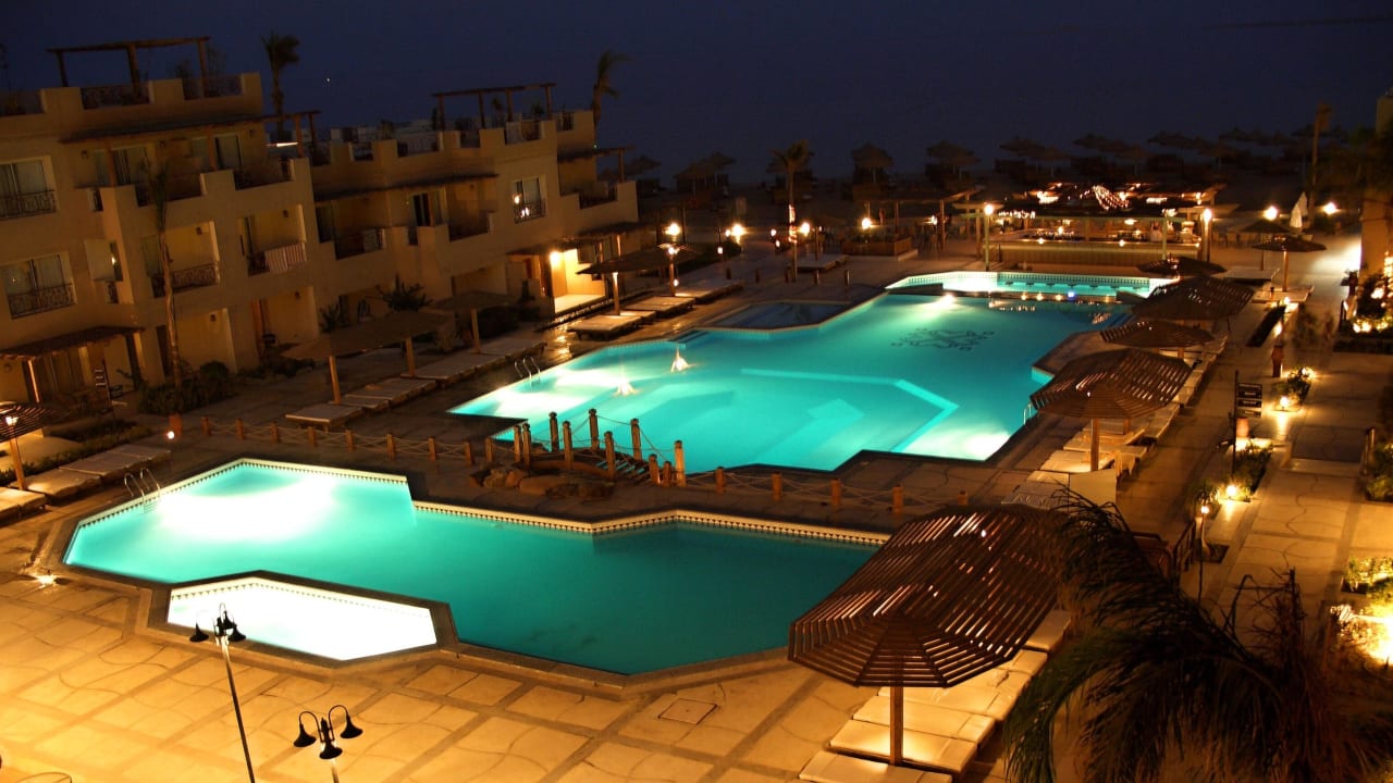 Opuštěné bazény Imperial Shams Abu Soma