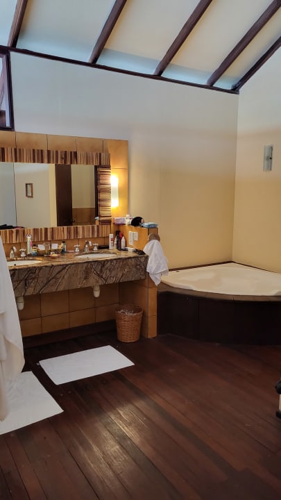 Zimmer Filitheyo Island Resort