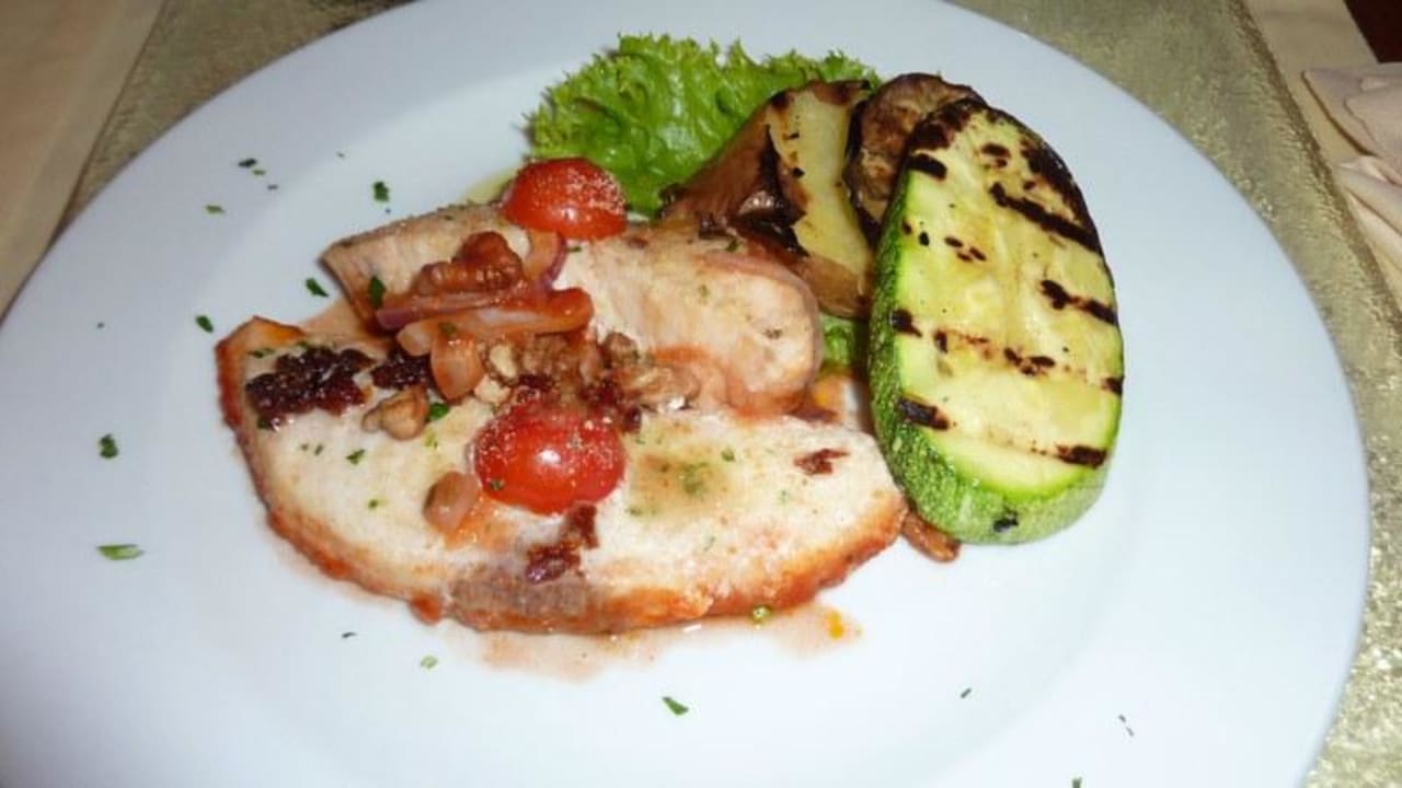 Hauptgang Fisch im a la karte Restaurant Grand Hotel Holiday Resort