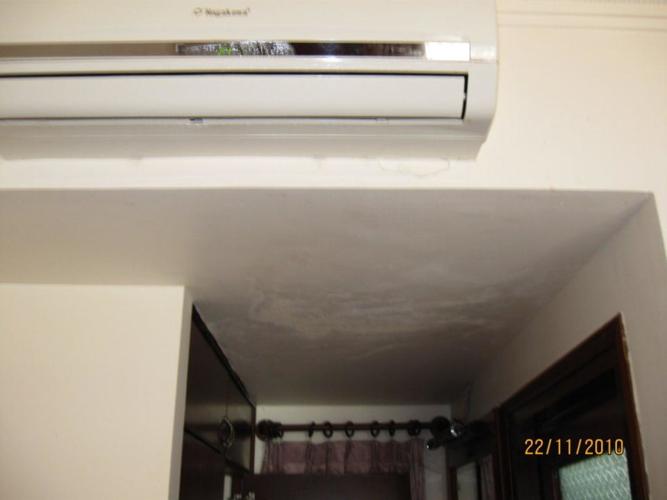 Wasserflecken im Flur Hoang Ngoc Beach Resort