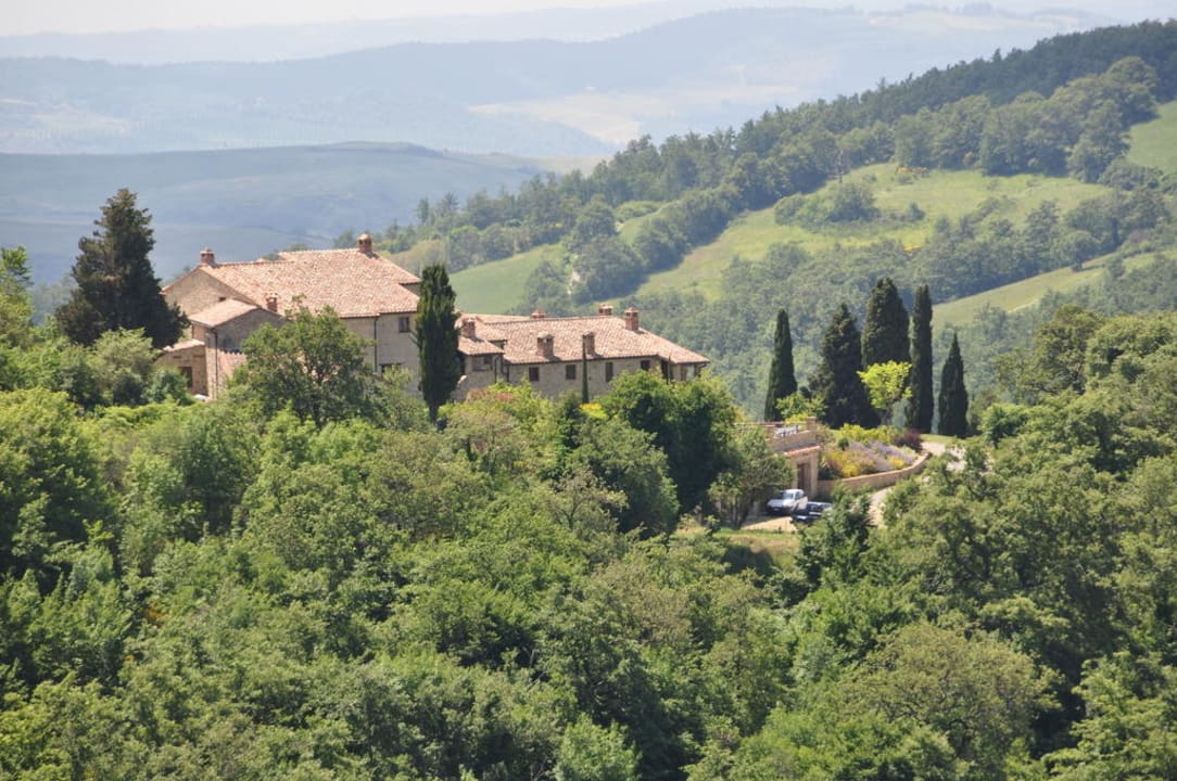 Blick von der Schotterstraße Appartements Borgo Del Grillo