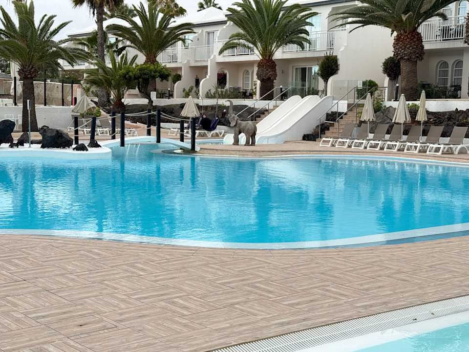 Pool H10 Ocean Suites
