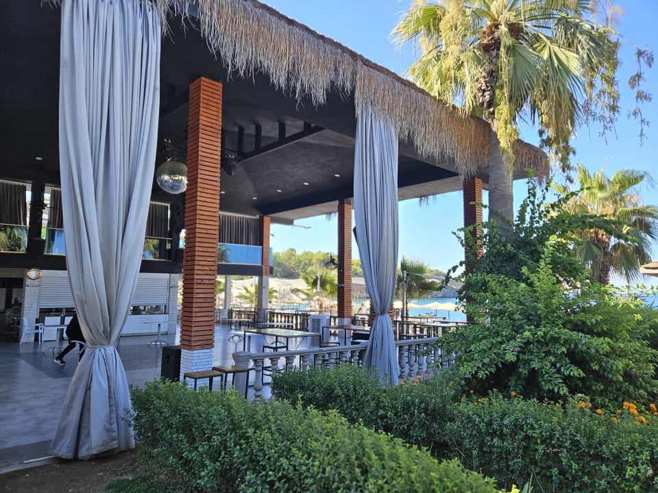 Strand Justiniano Deluxe Resort