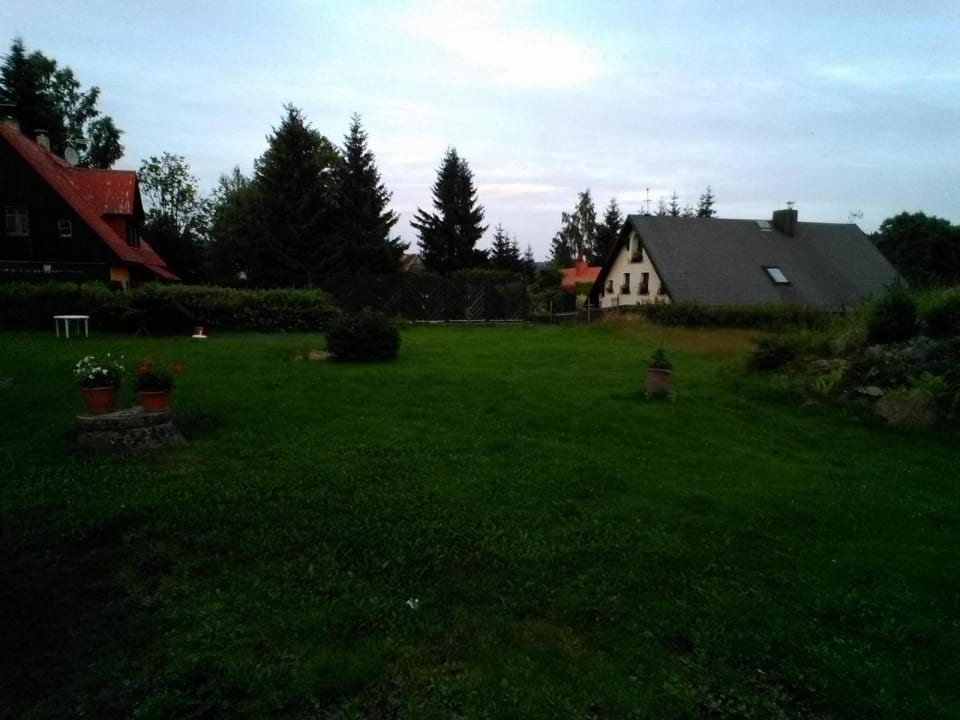 Garten Pension Villa Rosse