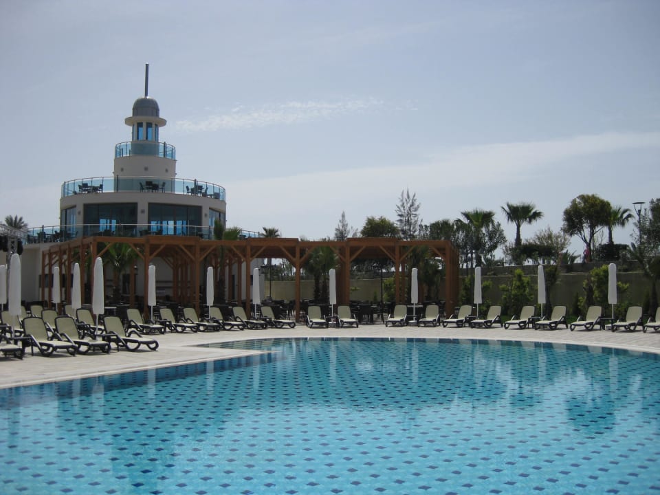 Pool und Disco (im Turm) Commodore Elite Suites & Spa - Adults only
