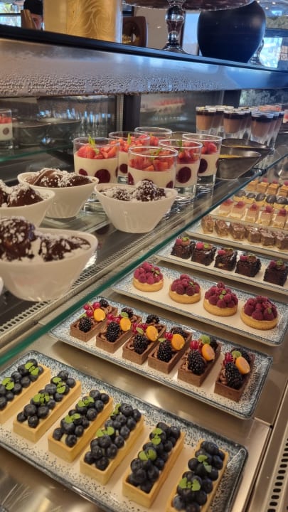 Gastro Jacaranda Luxury Resort