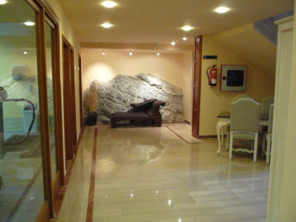 Raum vor der Fitnessanlage VIVA Cala Mesquida Suites & Spa 16+