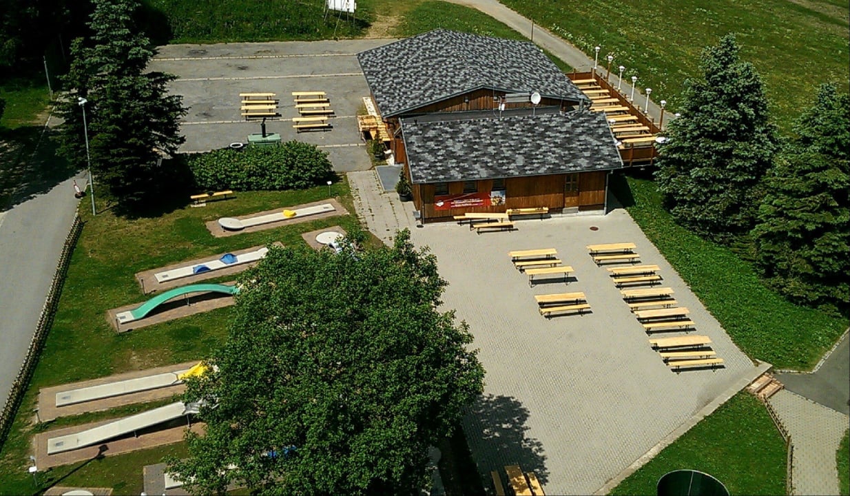 Mit Blick auf den "Pistenblick" AHORN Hotel Am Fichtelberg