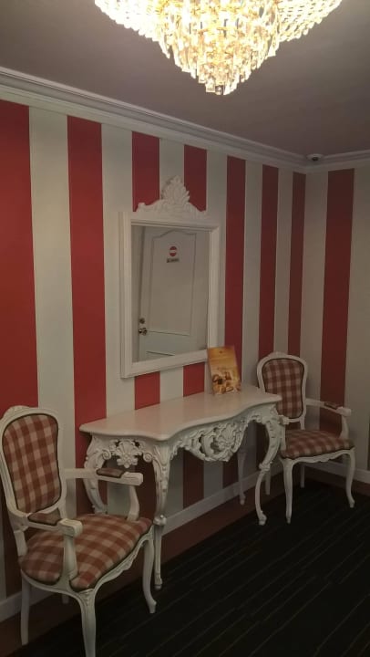Flur  Sallés Hotel Pere IV