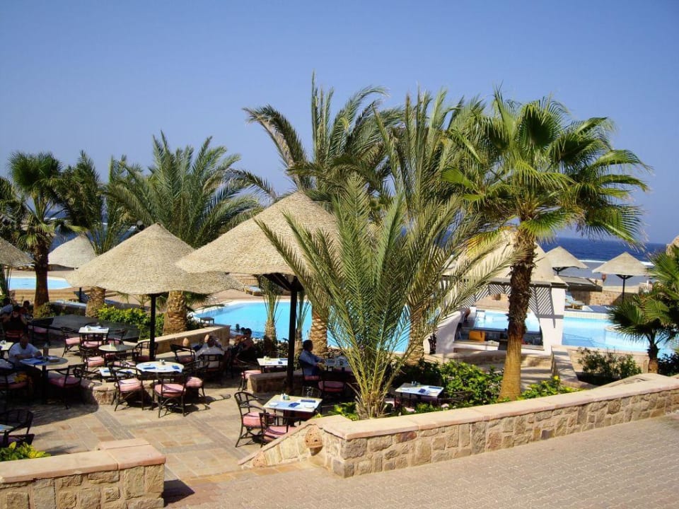 Pool Restaurant  Mövenpick Resort El Quseir