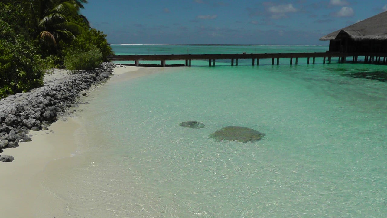 Steg zum Spa Medhufushi Island Resort