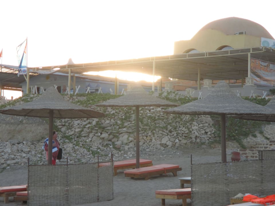 Sonnenuntergang Rohanou Beach Resort