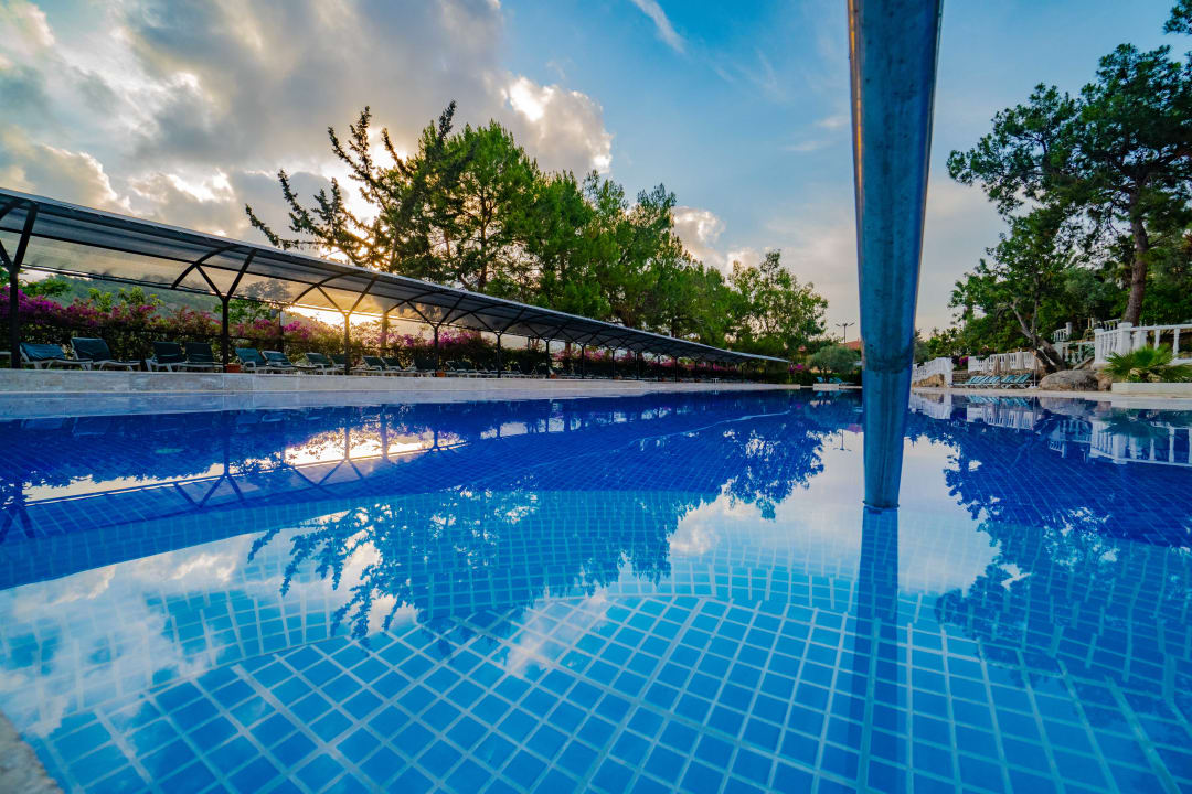 Pool Senza Garden Holiday Club